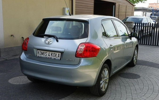 Toyota Auris cena 23900 przebieg: 143000, rok produkcji 2010 z Czarne małe 172